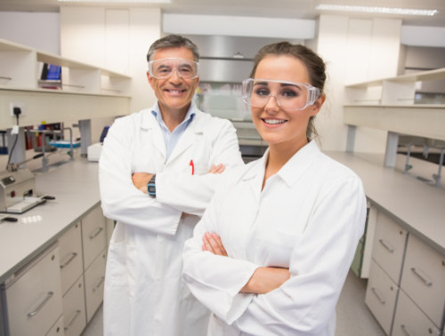 FARMACÉUTICO/A CON EXPERIENCIA PARA CUBRIR EL MES DE AGOSTO EN TURNO DE MAÑANAS - LEGANÉS (MADRID)