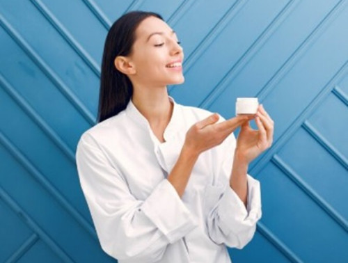 TÉCNICO/A O AUXILIAR DE FARMACIA CON EXPERIENCIA, GUSTO POR LA DERMO E INGLÉS SALARIO 24.000€ B/A + INCENTIVOS - RETIRO (MADRID)