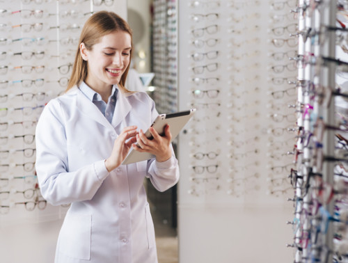 TÉCNICO DE FARMACIA/ÓPTICA CON EXPERIENCIA PARA ÓPTICA DINÁMICA, 22H/SEMANA Y SALARIO POR ENCIMA DE CONVENIO - ALCORCÓN (MADRID)